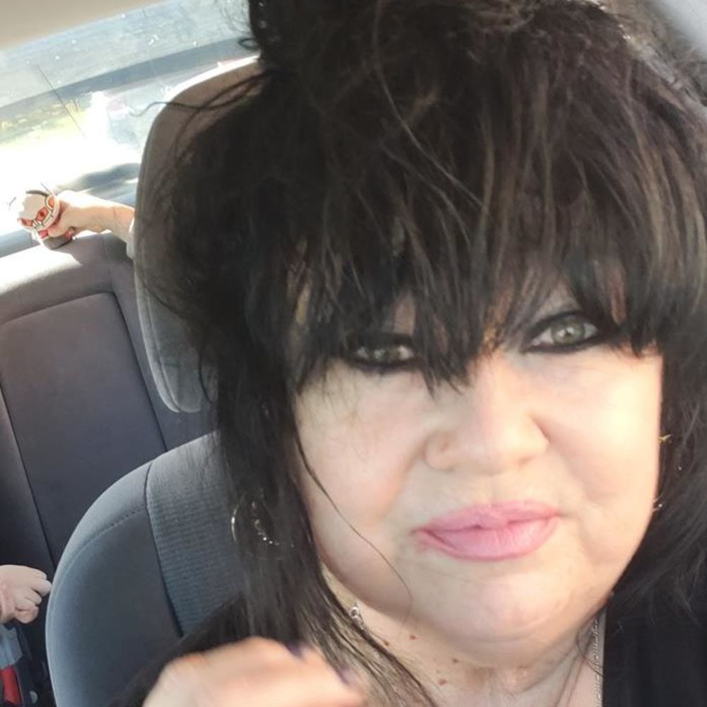 Meet your Posher, Crystal